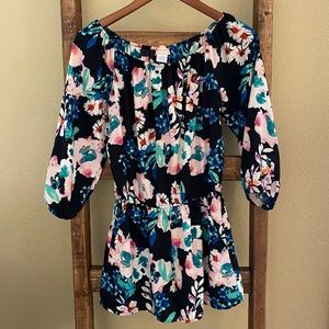 Adorable floral flattering on/off shoulders romper